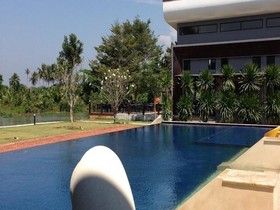 Naraya Riverside Resort