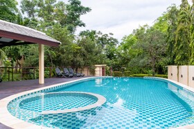 Oyo 929 100 Boutique Hotel
