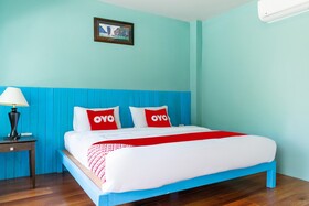 Oyo 929 100 Boutique Hotel