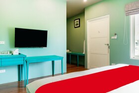 Oyo 929 100 Boutique Hotel