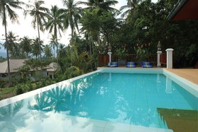 Tropical Season Villa Resort