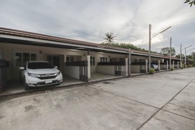 OYO 75331 Hareeya Hotel