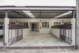 OYO 75331 Hareeya Hotel