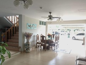 Baan Bangrak Residence