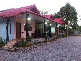 Pum and Plam Homestay Resort