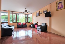 OYO 588 Rose In Mansion