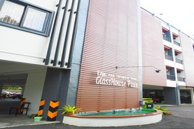 The Glasshouse Place