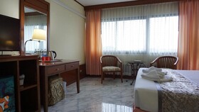 Wattana Park Hotel