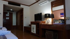 Wattana Park Hotel