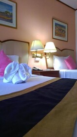 Wattana Park Hotel