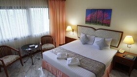 Wattana Park Hotel