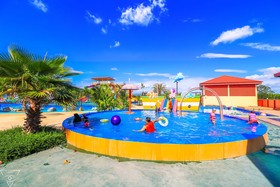Trang Oasis Waterpark Hotel