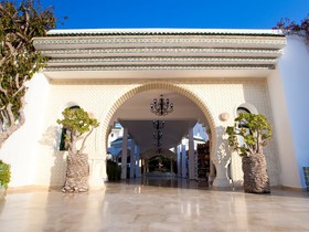 Le Zenith Hotel