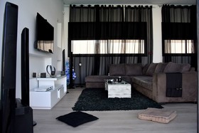 Limo's House