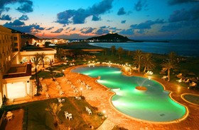 Itropika Beach