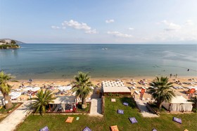 Alinn Hotel & Beach