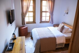 Hakoni House
