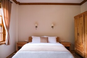 Hakoni House