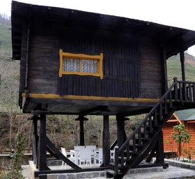 Teona Caglayan Bungalov