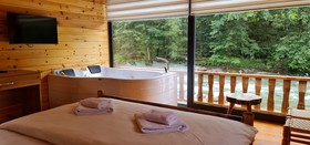 Teona Caglayan Bungalov