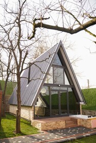 Pop Suit Bungalow