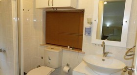 Abant Bahçeli Kösk