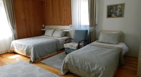 Abant Bahçeli Kösk