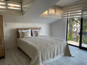 Lalezar Sea & Garden Hotel