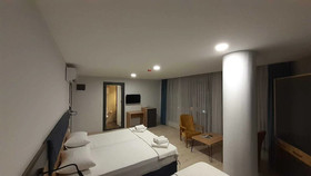 Bois Hotel & Cafe & Restaurant