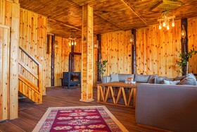 Menzara Hotel & Restaurant