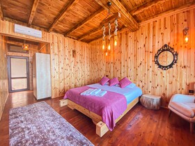 Menzara Hotel & Restaurant