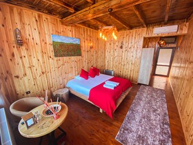 Menzara Hotel & Restaurant