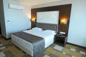 Grand De Luxe Amisos Hotel
