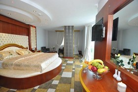 Grand De Luxe Amisos Hotel