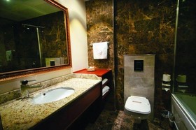 Grand De Luxe Amisos Hotel