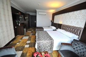 Grand De Luxe Amisos Hotel