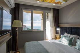 Life Pool Suite Hotel