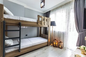 Life Pool Suite Hotel