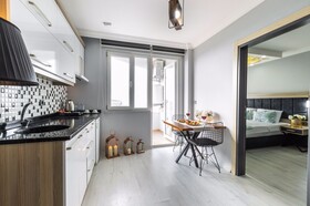 Life Pool Suite Hotel