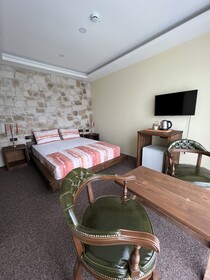 Queen City Hotel And Bungalov