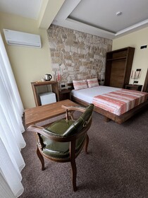 Queen City Hotel And Bungalov