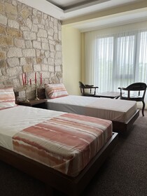 Queen City Hotel And Bungalov