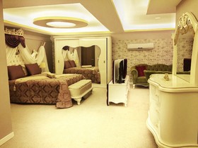 Royal Life Exclusive