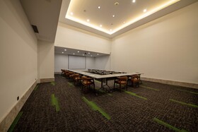 V Center Hotel