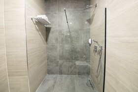 V Center Hotel