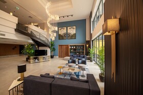 V Center Hotel