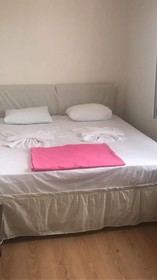 Zoviya Hill White Apart