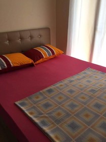 Zoviya Hill White Apart