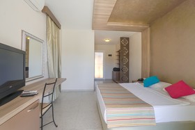 Bitez Paloma Family Club