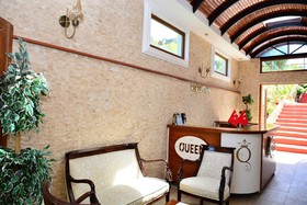 Queen Boutique Hotel